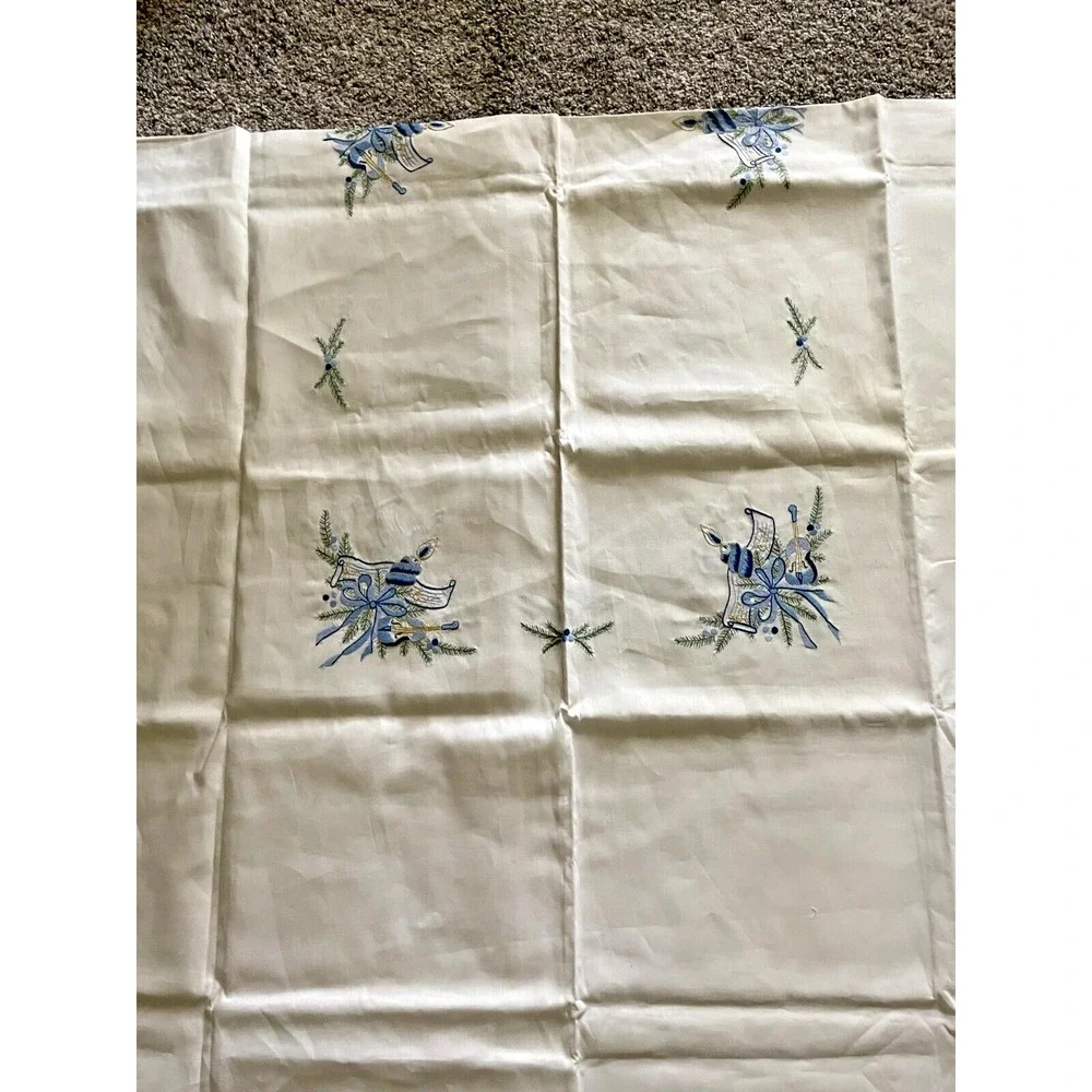 Hand Embroidered Table Cloth & 12 Napkins Vintage 100
